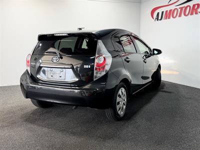 2012 Toyota Aqua - Thumbnail