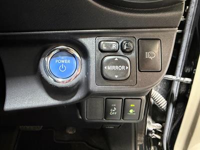 2012 Toyota Aqua - Thumbnail