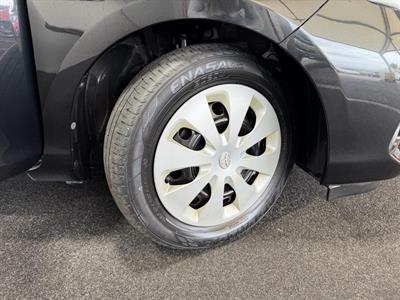 2012 Toyota Aqua - Thumbnail