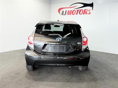 2012 Toyota Aqua - Thumbnail