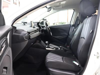 2020 Mazda 2 15 - Thumbnail