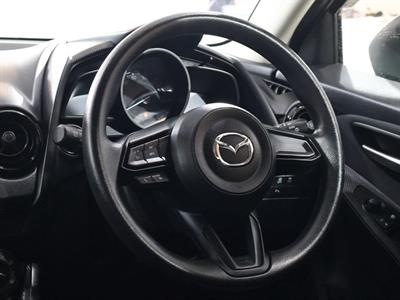 2020 Mazda 2 15 - Thumbnail