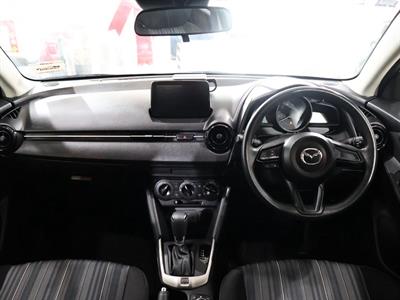 2020 Mazda 2 15 - Thumbnail