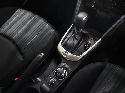 2020 Mazda 2 15 - Thumbnail