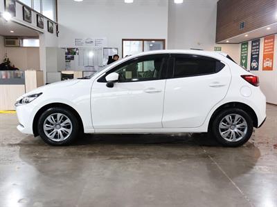 2020 Mazda 2 15 - Thumbnail