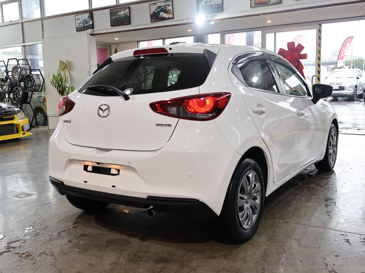 2020 Mazda 2 15