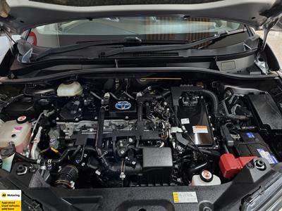 2017 Toyota C-HR - Thumbnail