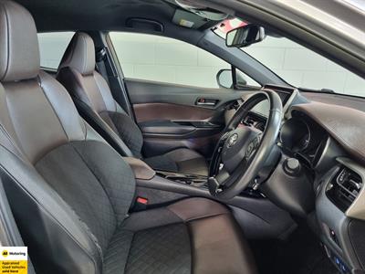 2017 Toyota C-HR - Thumbnail
