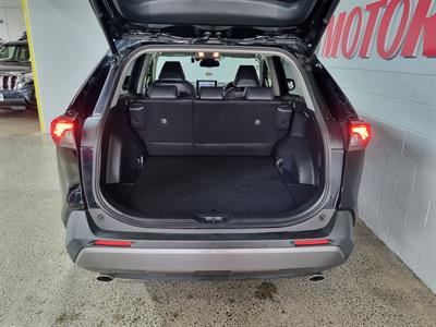 2019 Toyota RAV4 - Thumbnail