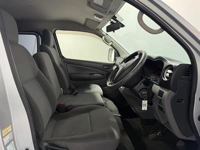 2016 Nissan Caravan - Thumbnail