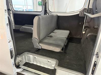 2016 Nissan Caravan - Thumbnail