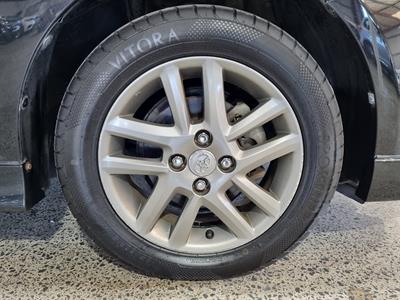 2013 Toyota Corolla - Thumbnail