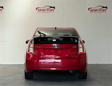2012 Toyota Prius - Thumbnail