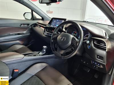 2016 Toyota C-HR - Thumbnail
