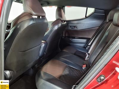 2016 Toyota C-HR - Thumbnail