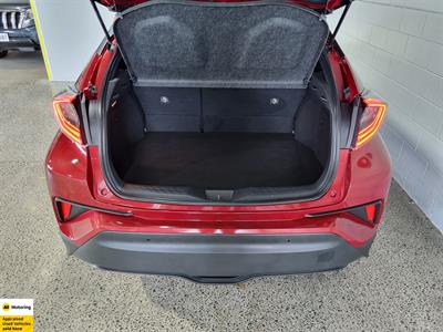 2016 Toyota C-HR - Thumbnail