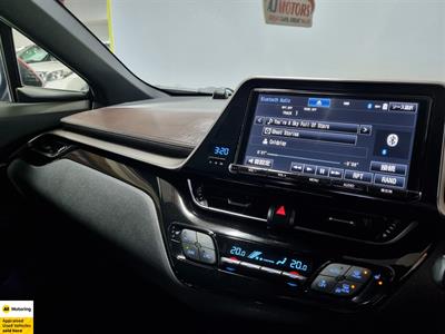 2016 Toyota C-HR - Thumbnail