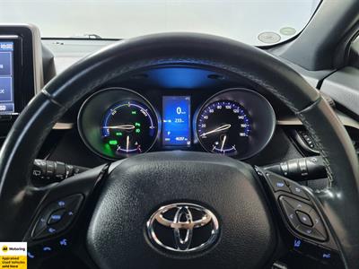 2016 Toyota C-HR - Thumbnail