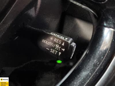 2016 Toyota C-HR - Thumbnail