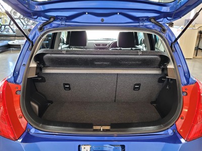 2014 Suzuki Swift - Thumbnail