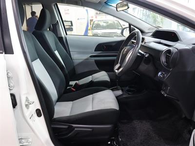2013 Toyota Aqua - Thumbnail