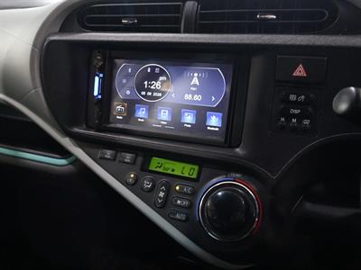 2013 Toyota Aqua - Thumbnail