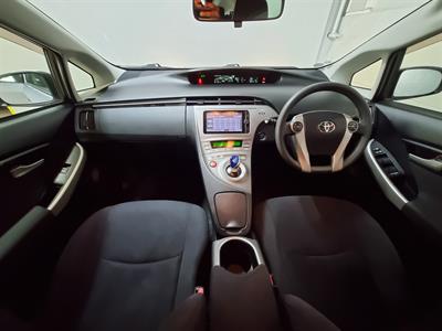 2014 Toyota Prius - Thumbnail