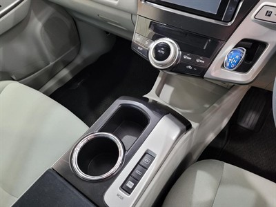 2013 Toyota Prius - Thumbnail