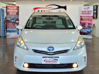 2013 Toyota Prius - Thumbnail
