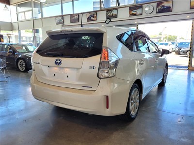 2013 Toyota Prius - Thumbnail