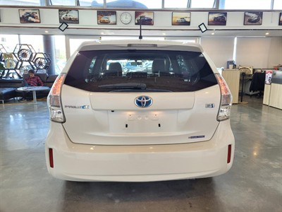 2013 Toyota Prius - Thumbnail