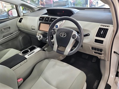 2013 Toyota Prius - Thumbnail