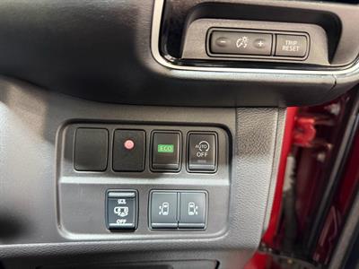 2016 Nissan Serena - Thumbnail