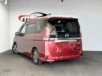2016 Nissan Serena - Thumbnail