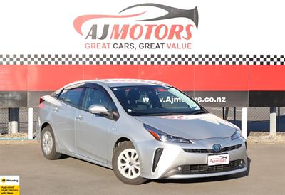 2019 Toyota Prius - Thumbnail