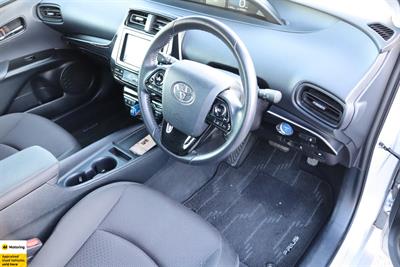 2019 Toyota Prius - Thumbnail