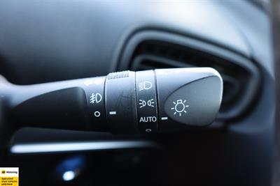 2019 Toyota Prius - Thumbnail
