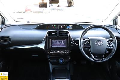 2019 Toyota Prius - Thumbnail