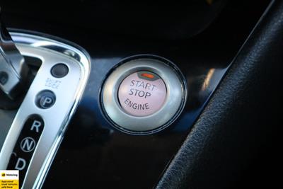 2015 Nissan Serena - Thumbnail