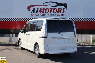 2015 Nissan Serena - Thumbnail