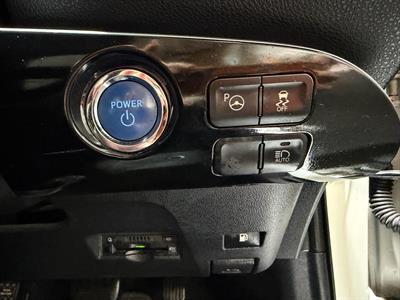 2018 Toyota Prius - Thumbnail