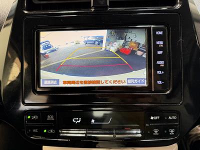 2018 Toyota Prius - Thumbnail