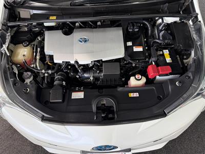 2018 Toyota Prius - Thumbnail