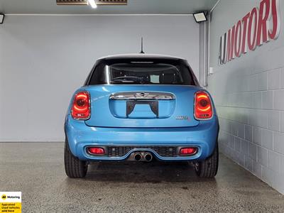 2016 Mini Cooper - Thumbnail
