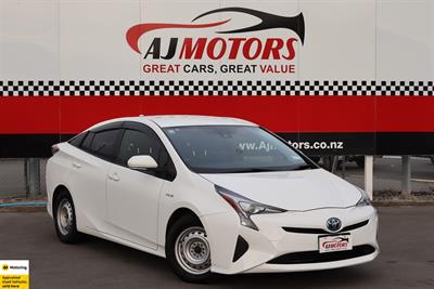2018 Toyota Prius - Thumbnail