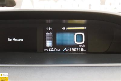 2018 Toyota Prius - Thumbnail