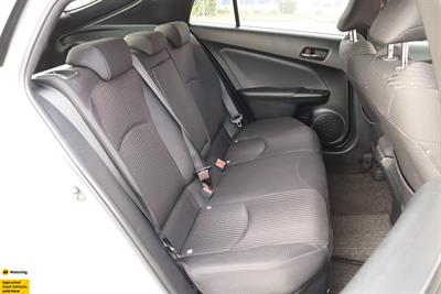 2018 Toyota Prius - Thumbnail
