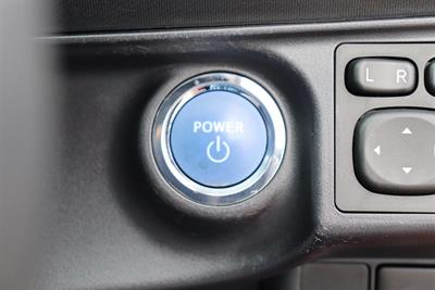 2014 Toyota Aqua - Thumbnail