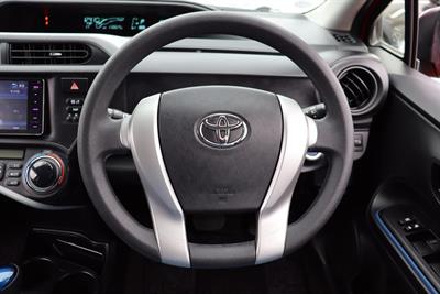 2014 Toyota Aqua - Thumbnail
