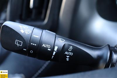 2017 Toyota RAV4 - Thumbnail